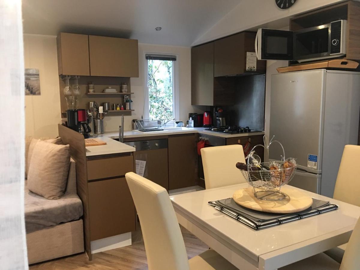 Mobilhome Familial 6 A 7 P 3 Chambres 42 M2 Saint Brevin Les Pierres Couchees Dış mekan fotoğraf