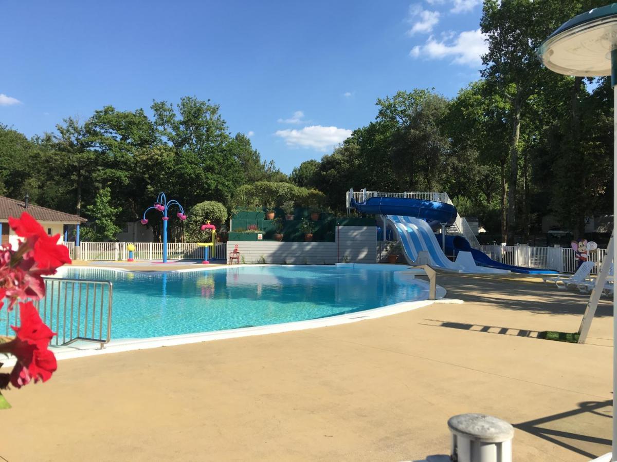 Mobilhome Familial 6 A 7 P 3 Chambres 42 M2 Saint Brevin Les Pierres Couchees Dış mekan fotoğraf