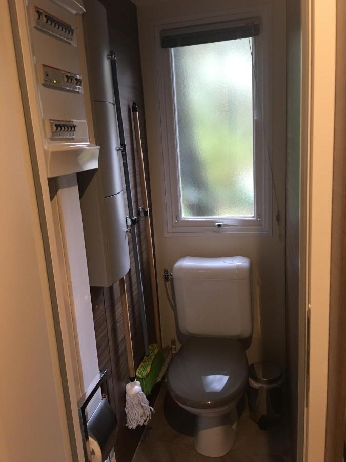 Mobilhome Familial 6 A 7 P 3 Chambres 42 M2 Saint Brevin Les Pierres Couchees Dış mekan fotoğraf