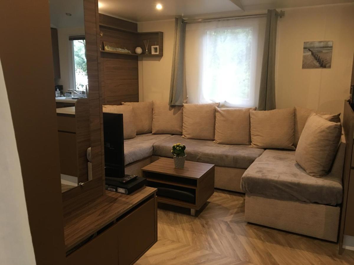 Mobilhome Familial 6 A 7 P 3 Chambres 42 M2 Saint Brevin Les Pierres Couchees Dış mekan fotoğraf