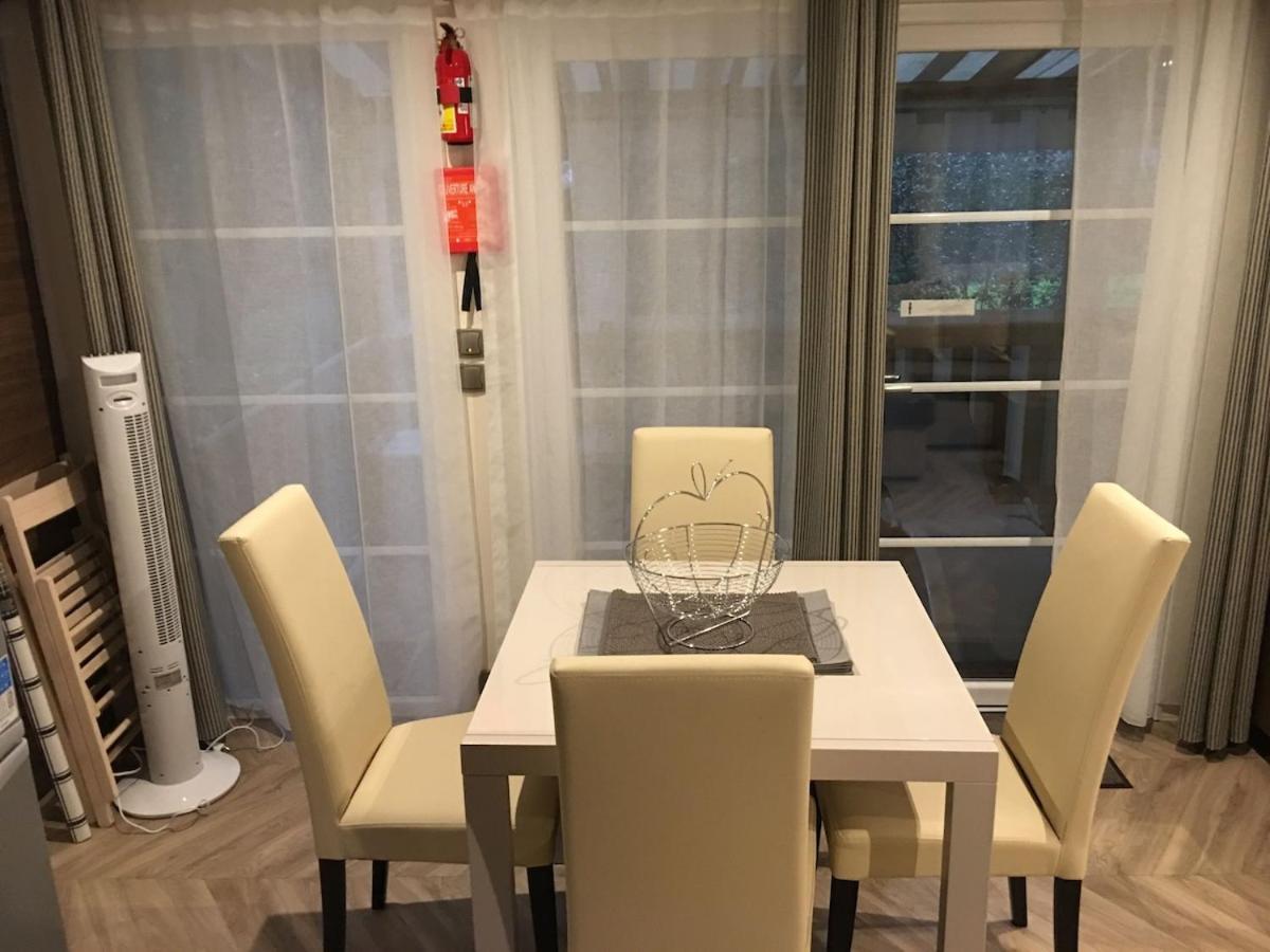 Mobilhome Familial 6 A 7 P 3 Chambres 42 M2 Saint Brevin Les Pierres Couchees Dış mekan fotoğraf