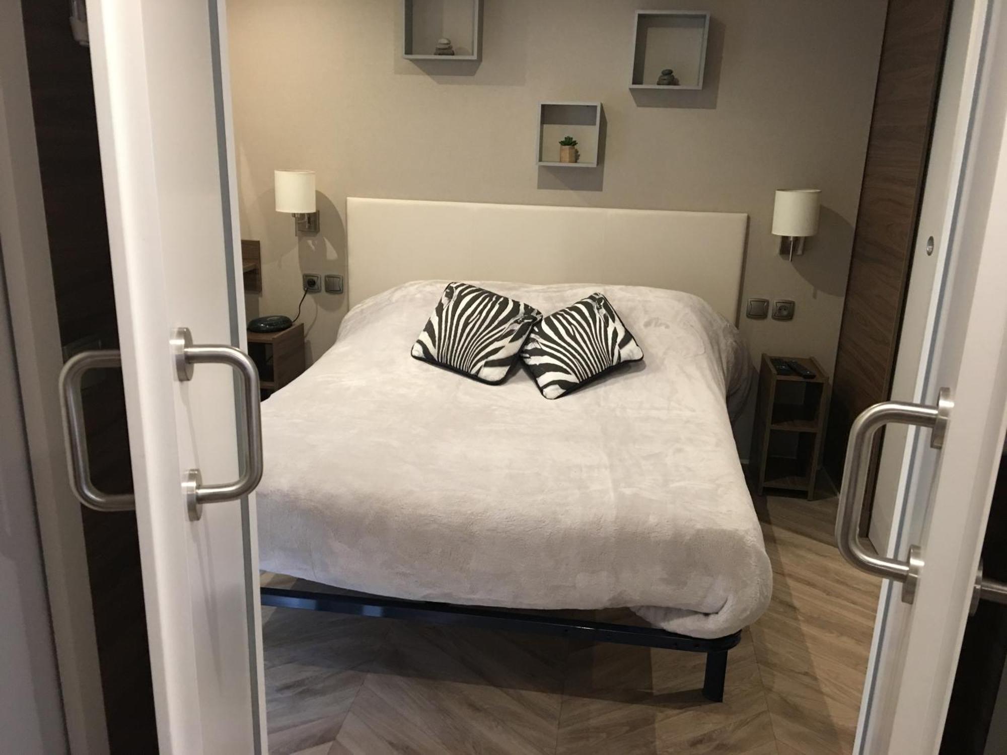Mobilhome Familial 6 A 7 P 3 Chambres 42 M2 Saint Brevin Les Pierres Couchees Dış mekan fotoğraf