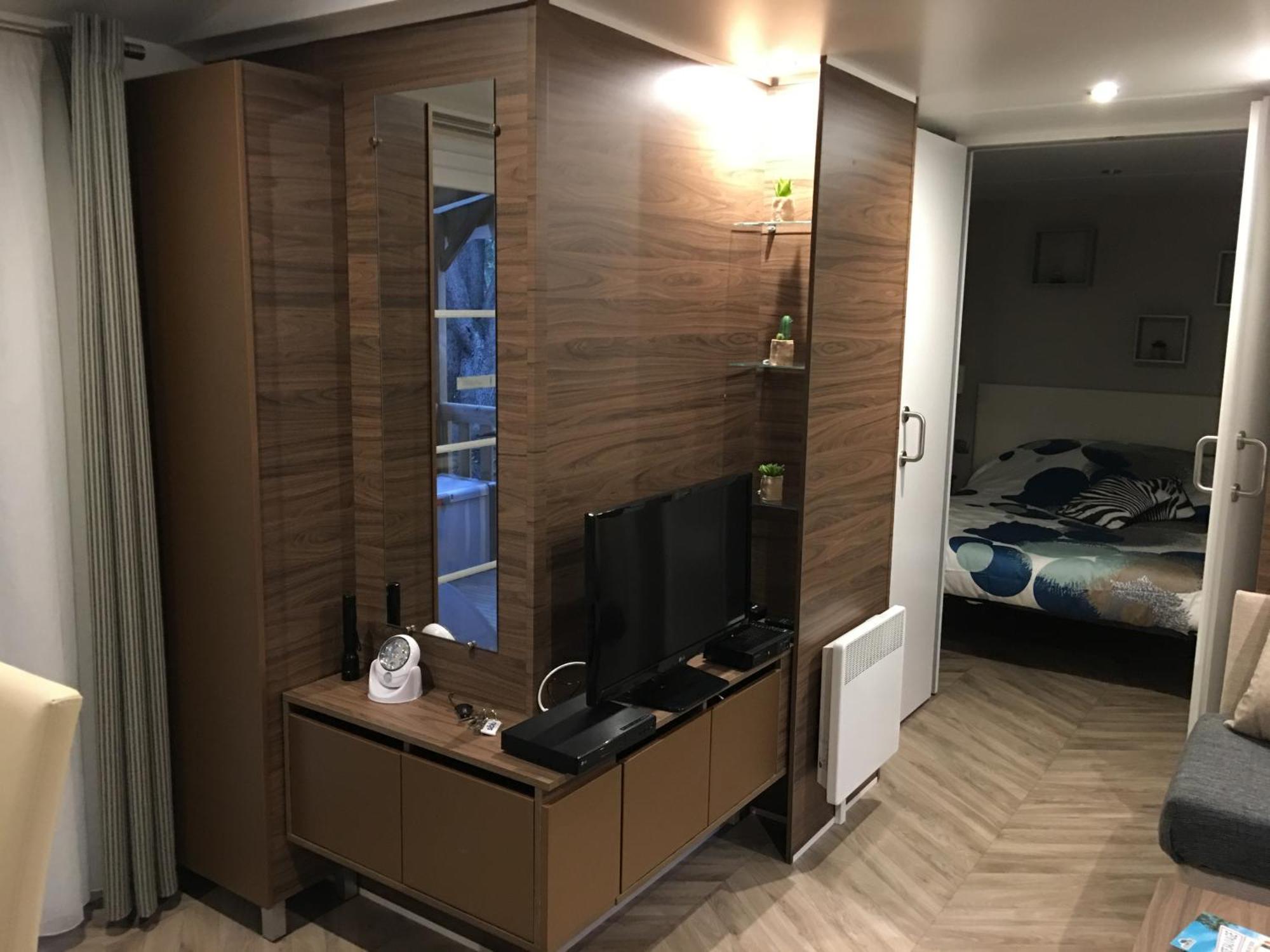 Mobilhome Familial 6 A 7 P 3 Chambres 42 M2 Saint Brevin Les Pierres Couchees Dış mekan fotoğraf